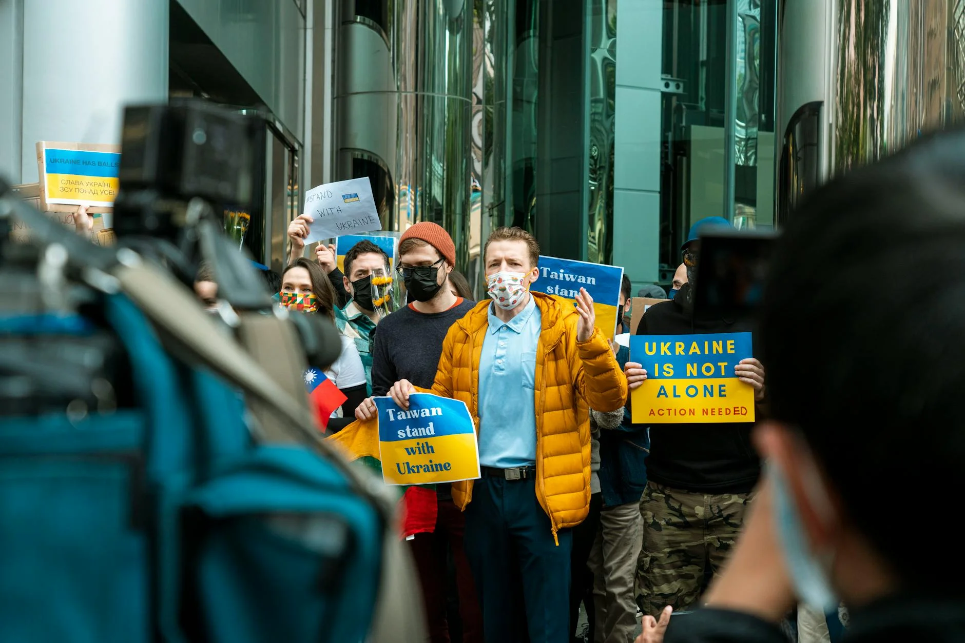 G7 reaffirms Ukraine support, peace unclear