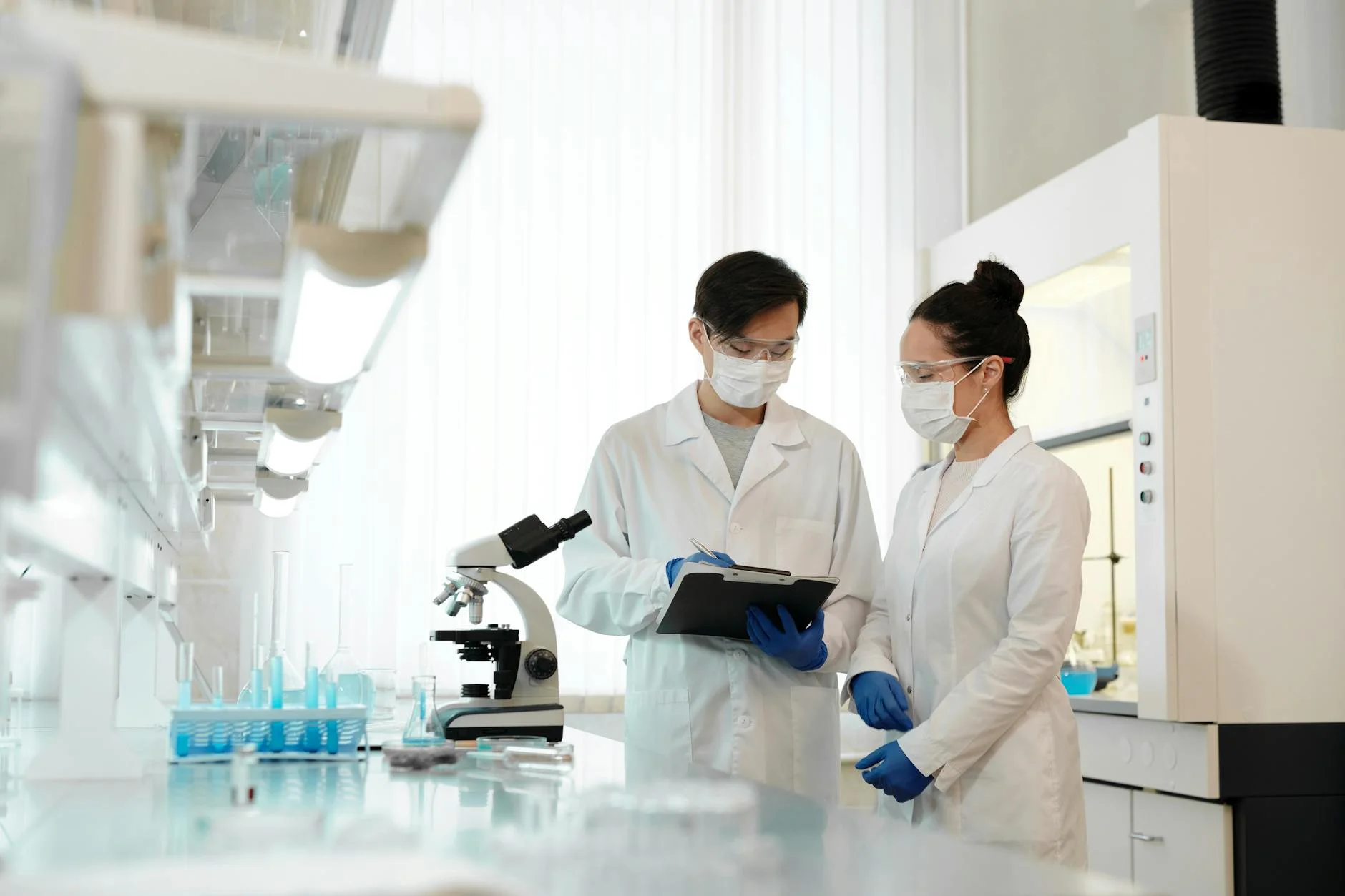Betting Markets Outperform Disease Models in Measles Forecasting